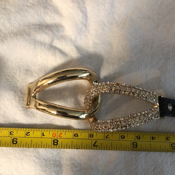 Gold rhinestoned bracelet - Picture 4 of 5